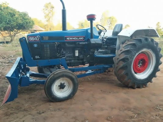 ขายรถไถ6640 เครื่องดี เกียร์ดี  อุปกรมีดันหน้าและหาง6.