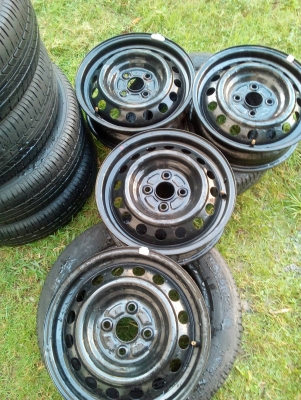 ล้ออะไหล่ รถเก๋ง รถลาก รถเข็น ยาง185/60R15 และ 175/65R15 กะทะล้อ ขอบ15 หรือ ขอบ 14 ก็มี ขนาด 4 รู 10