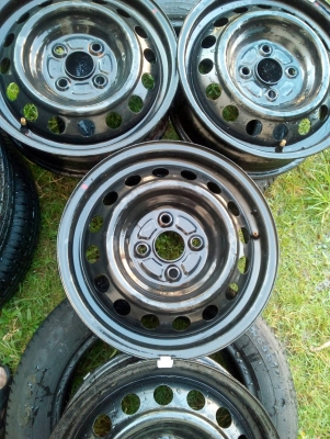 ล้ออะไหล่ รถเก๋ง รถลาก รถเข็น ยาง185/60R15 และ 175/65R15 กะทะล้อ ขอบ15 หรือ ขอบ 14 ก็มี ขนาด 4 รู 10