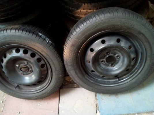 ล้ออะไหล่ รถเก๋ง รถลาก รถเข็น ยาง185/60R15 และ 175/65R15 กะทะล้อ ขอบ15 หรือ ขอบ 14 ก็มี ขนาด 4 รู 10
