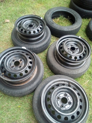 ล้ออะไหล่ รถเก๋ง รถลาก รถเข็น ยาง185/60R15 และ 175/65R15 กะทะล้อ ขอบ15 หรือ ขอบ 14 ก็มี ขนาด 4 รู 10