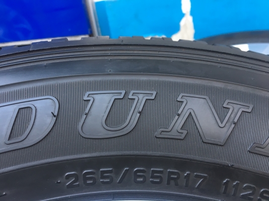 ล้อแม็ก Toyota Revo ขอบ17 พร้อมยาง Dunlop 265-65-17 ปี 17 ดอกเต็มๆ มีตุ่มลาง