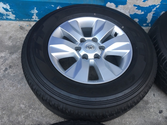 ล้อแม็ก Toyota Revo ขอบ17 พร้อมยาง Dunlop 265-65-17 ปี 17 ดอกเต็มๆ มีตุ่มลาง