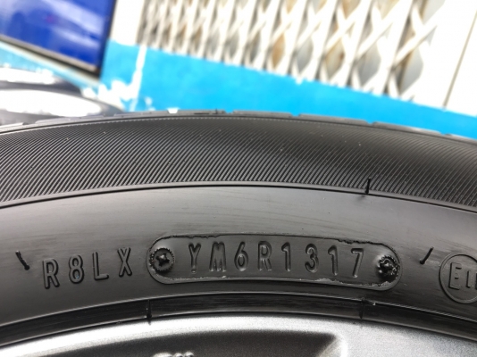 ล้อแม็กป้ายแดง Mazda 2 ขอบ 15 สีดำ มิดไนท์ พร้อมยางป้ายแดง185-65-15 ปี 17 มีตุ่ม เส้นสี