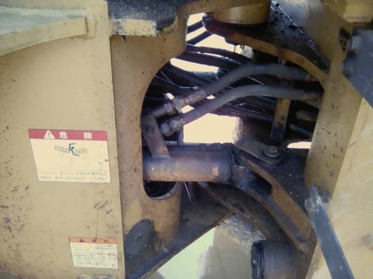KOMATSU WA 100-3 KOMATSU WA 100-3