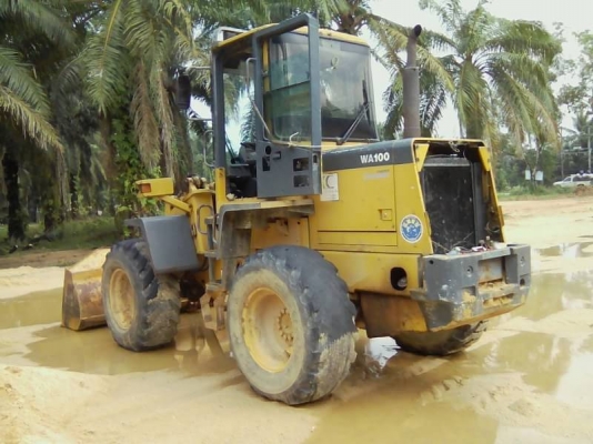KOMATSU WA 100-3 KOMATSU WA 100-3
