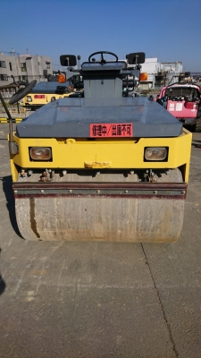 รถบด 4 ตัน หน้าเหล็กหลังยาง Komatsu JV40CW-5EO นำเข้าจากต่างประเทศ โทร 089-7945153 ใหม่ค่ะ