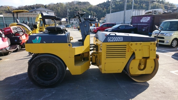 รถบด 4 ตัน หน้าเหล็กหลังยาง Komatsu JV40CW-5EO นำเข้าจากต่างประเทศ โทร 089-7945153 ใหม่ค่ะ