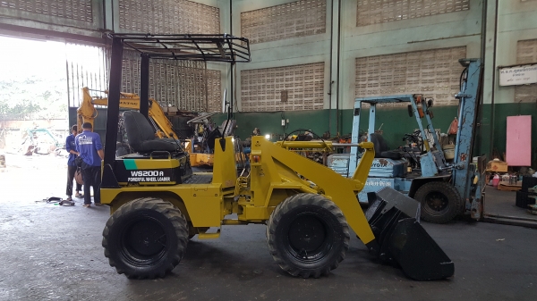 ขาย รถตัก MITSUBISHI รุ่น WS200A มือสองญี่ปุ่น  ตักได้ ครึ่งคิว สองเพลา เอวออ่อน  เกียร์ทอร์ค เครื่องดีเซล 3สูบ สวยพร้อมใช้งาน มือถือ 0818753444