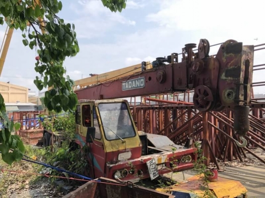 ขาย 785,000 รถเครน 10 ล้อเครน 20 ตัน 4 ปอก 3 ชัก เครื่องนิสสัน PE6-230 แรง 2 เพลา สโลว์กลาง สภาพจอด ติดเครื่องได้ ทำงานได้ เอกสารเล่มทะเบียน ภาษีไม่ขาด   รถอยู่ ปทุมธานี โทร 0610710295