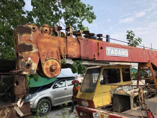 ขาย 785,000 รถเครน 10 ล้อเครน 20 ตัน 4 ปอก 3 ชัก เครื่องนิสสัน PE6-230 แรง 2 เพลา สโลว์กลาง สภาพจอด ติดเครื่องได้ ทำงานได้ เอกสารเล่มทะเบียน ภาษีไม่ขาด   รถอยู่ ปทุมธานี โทร 0610710295