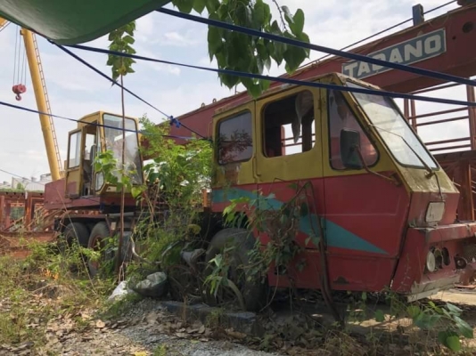 ขาย 785,000 รถเครน 10 ล้อเครน 20 ตัน 4 ปอก 3 ชัก เครื่องนิสสัน PE6-230 แรง 2 เพลา สโลว์กลาง สภาพจอด ติดเครื่องได้ ทำงานได้ เอกสารเล่มทะเบียน ภาษีไม่ขาด   รถอยู่ ปทุมธานี โทร 0610710295