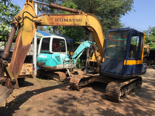 ขายรถแบคโฮ komatusu pc 60-5 รถพร้อมใช้งาน เอกสารใบซื้อขาย