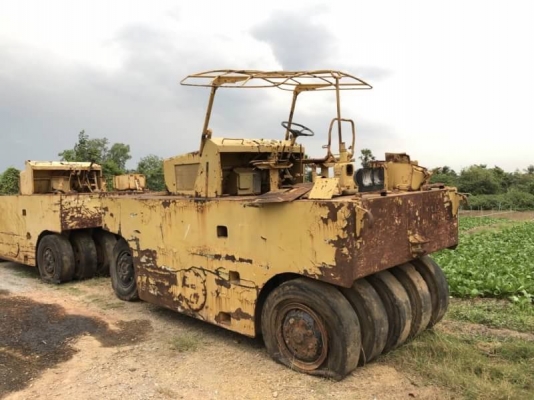 มี 2 ขายคันละ 395,000 รถบด 9 ล้อยาง SAKAI TS9 เครื่องดี เกียร์แรง สภาพพร้อมใช้ เอกสารเล่มทะเบียน  รถอยู่  นครปฐม โทร 0610710295