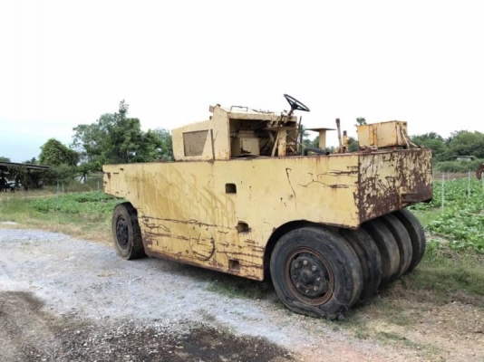 มี 2 ขายคันละ 395,000 รถบด 9 ล้อยาง SAKAI TS9 เครื่องดี เกียร์แรง สภาพพร้อมใช้ เอกสารเล่มทะเบียน  รถอยู่  นครปฐม โทร 0610710295