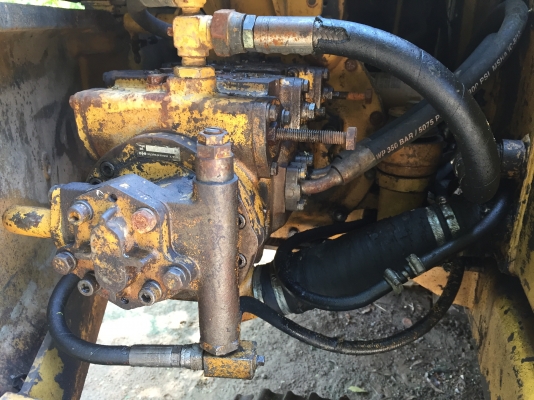 ขายรถแบคโฮ komatusu pc 60-5 รถพร้อมใช้งาน เอกสารใบซื้อขาย