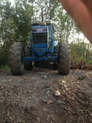 ขายรถไถFord8210เก๋งแอร์มีผลาน7เอกสารเล่ม สภาพสวยพร้อมใช้ ติดต่อคุณอ๊อฟ พิจิตร 086-737-9991