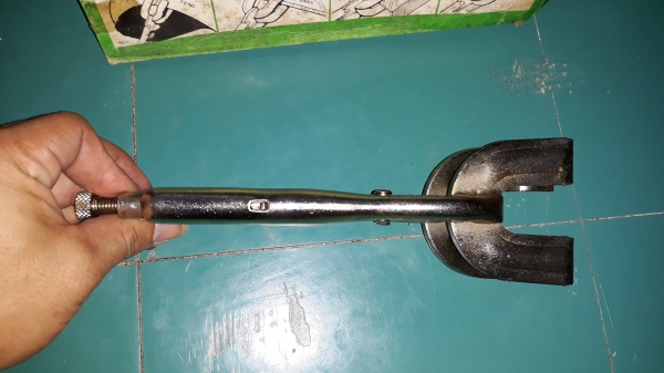 ขายคีมล็อกงานเก่าเก็บแข็งแรงสวยงาม