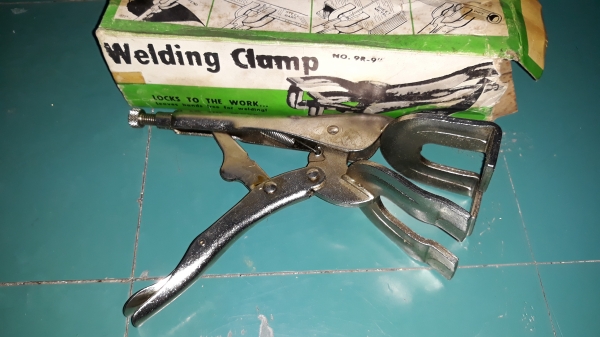 ขายคีมล็อกงานเก่าเก็บแข็งแรงสวยงาม