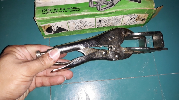 ขายคีมล็อกงานเก่าเก็บแข็งแรงสวยงาม