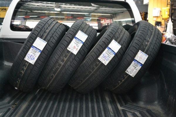 FALKEN ZE914 235/60R17 ปี18 ราคาเพียงชุดละ 14,000 บาท