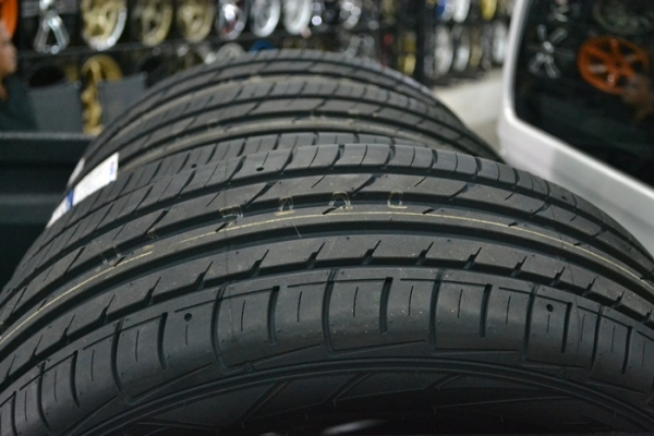 FALKEN ZE914 235/60R17 ปี18 ราคาเพียงชุดละ 14,000 บาท