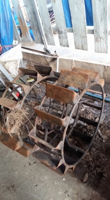 ขายครับ 24 แรง ตัวรถ ล้อเหล็ก พร้อมใช้งาน สีเดิมๆ เล่มชุดโอนครบ ราคา 135,000 บาท กันทรลักษ์ ศรีสะเกษ โทร.0816004753/0984422502 ครับ....