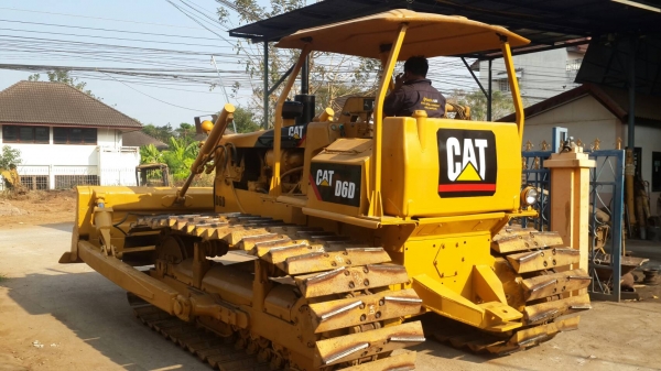 ขาย แทรคเตอร๋CAT D6D เครื่องยนต์ 10Z ตีนเป็ด เกียร์ตัดพร้อมเอกสารเล่มทะเบียน