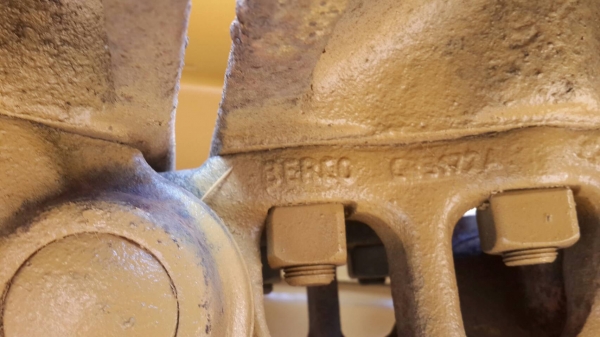 ขาย แทรคเตอร๋CAT D6D เครื่องยนต์ 10Z ตีนเป็ด เกียร์ตัดพร้อมเอกสารเล่มทะเบียน