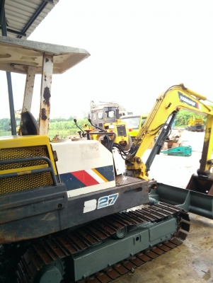 ส่งลูกค้า จ.สมุทรสงคราม เรียบร้อยแล้ว รถแบคโฮ YANMAR B27 รถเก่านอกนำเข้า ยังไม่เคยใช้งานในไทย เทียบเท่า komatsu pc30-6 เครื่องดี ปั๊มแรง พร้อมใช้งาน มีเอกสารใบอินวอยซ์ มี VDO การทำงานให้ชม
