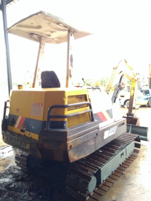 ส่งลูกค้า จ.สมุทรสงคราม เรียบร้อยแล้ว รถแบคโฮ YANMAR B27 รถเก่านอกนำเข้า ยังไม่เคยใช้งานในไทย เทียบเท่า komatsu pc30-6 เครื่องดี ปั๊มแรง พร้อมใช้งาน มีเอกสารใบอินวอยซ์ มี VDO การทำงานให้ชม