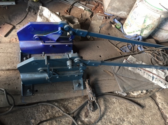 กรรไกรตัดเหล็กมือโยกของไต้หวันใบมีดคมกรึบยาว8นึ้วมี2ตัวเหมือนกันหมดราคาตัวละ4000฿  ต.จ.ว. จัดส่วได้เก็บเงึนปลายทางสนใจ085-1191744