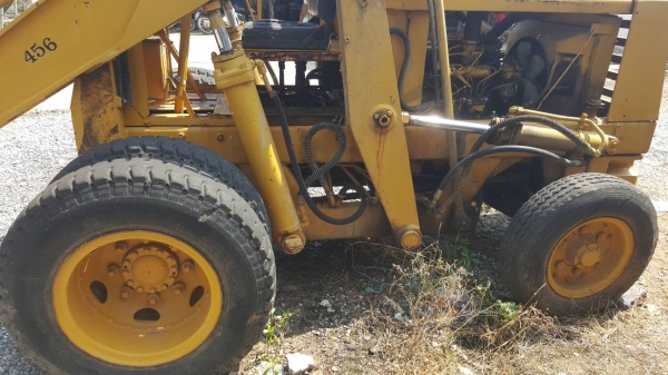 ขายแพ็คคู่ ไม่แยกขาย รถกระบะดั้ม NISSAN ปี 35 และรถตัก KOMATSU SD20-3 รถใช้งานได้ทั้งสองคันครับ