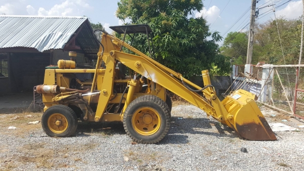 ขายแพ็คคู่ ไม่แยกขาย รถกระบะดั้ม NISSAN ปี 35 และรถตัก KOMATSU SD20-3 รถใช้งานได้ทั้งสองคันครับ