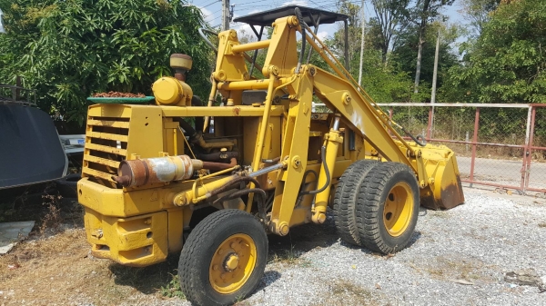 ขายแพ็คคู่ ไม่แยกขาย รถกระบะดั้ม NISSAN ปี 35 และรถตัก KOMATSU SD20-3 รถใช้งานได้ทั้งสองคันครับ