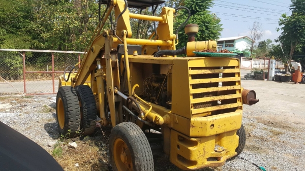 ขายแพ็คคู่ ไม่แยกขาย รถกระบะดั้ม NISSAN ปี 35 และรถตัก KOMATSU SD20-3 รถใช้งานได้ทั้งสองคันครับ