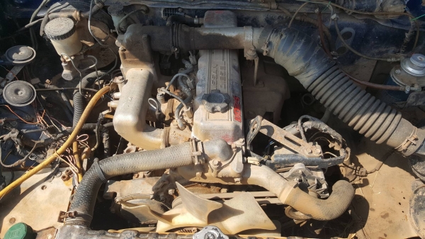 ขายแพ็คคู่ ไม่แยกขาย รถกระบะดั้ม NISSAN ปี 35 และรถตัก KOMATSU SD20-3 รถใช้งานได้ทั้งสองคันครับ