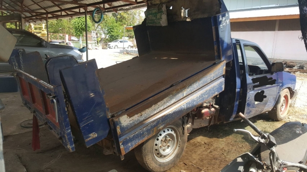 ขายแพ็คคู่ ไม่แยกขาย รถกระบะดั้ม NISSAN ปี 35 และรถตัก KOMATSU SD20-3 รถใช้งานได้ทั้งสองคันครับ