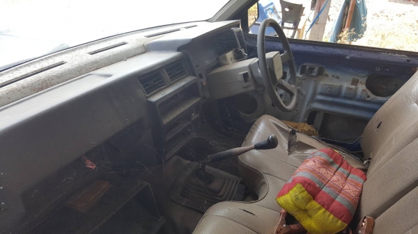 ขายแพ็คคู่ ไม่แยกขาย รถกระบะดั้ม NISSAN ปี 35 และรถตัก KOMATSU SD20-3 รถใช้งานได้ทั้งสองคันครับ