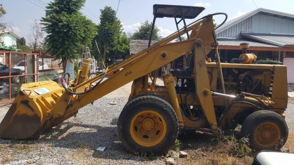 ขายแพ็คคู่ ไม่แยกขาย รถกระบะดั้ม NISSAN ปี 35 และรถตัก KOMATSU SD20-3 รถใช้งานได้ทั้งสองคันครับ