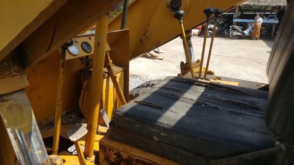 ขายแพ็คคู่ ไม่แยกขาย รถกระบะดั้ม NISSAN ปี 35 และรถตัก KOMATSU SD20-3 รถใช้งานได้ทั้งสองคันครับ