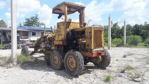 KOMATSU GD31