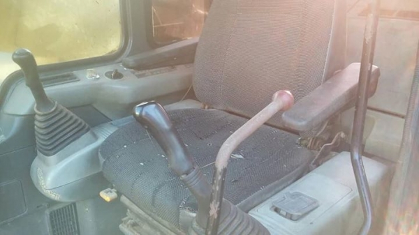 PC200-6E รถเก่าไทย พร้อมใช้งานทุกรบบ ช่วงล่างเต็ม เอวแน่น โซ่แผ่นสวย เอกสารแจ้งจำหน่าย ไฟฟ้าเต็มทุกจุดราคา900,000฿ ดูแล้วสนใจโทรหาครับ ☎ 081-989-1989+ ID LINE :rangrayong หรั่งครับ PC200-6E รถเก่าไทย พร้อมใช้งานทุกรบบ ช่วงล่างเต็ม เอวแน่น โซ่แผ่นสวย เอกสารแจ้งจำหน่าย ไฟฟ้าเต็มทุกจุดราคา900,000฿ ดูแล้วสนใจโทรหาครับ ☎ 081-989-1989+ ID LINE :rangrayong หรั่งครับ