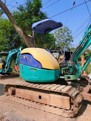 KOMATSU 40mr-1 ขนาดPC-40 <มีVDOให้ชม> รถเก่านอกแท้ มีเอกสารใบอินวอย☎️ติดต่อ 085-5632278 (ราคาต่อรองได้)