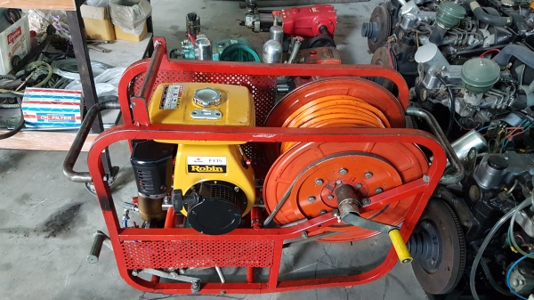 ชุดปั้มอัดฉีดเครื่องยนต์เบนชิล robin 5 แรงม้า พร้อมปั้มฉีดยา semco ขนาด 6หุน สภาพสวย อะไหล่หาง่าย นำเข้าจากญี่ปุ่น