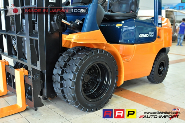 ขายรถโฟล์คลิฟท์มือสอง TOYOTA รุ่น 7FD25-12402 นำเข้าจากประเทศญี่ปุ่น 100\% ไม่เคยใช้งานในไทย