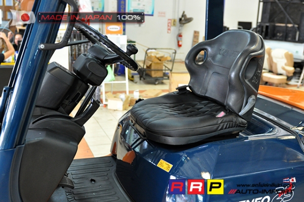 ขายรถโฟล์คลิฟท์มือสอง TOYOTA รุ่น 7FD25-12402 นำเข้าจากประเทศญี่ปุ่น 100\% ไม่เคยใช้งานในไทย