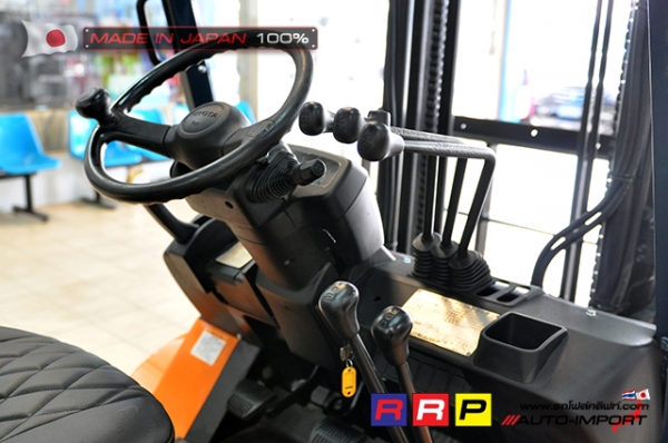 ขายรถโฟล์คลิฟท์มือสอง TOYOTA รุ่น 7FD25-12402 นำเข้าจากประเทศญี่ปุ่น 100\% ไม่เคยใช้งานในไทย