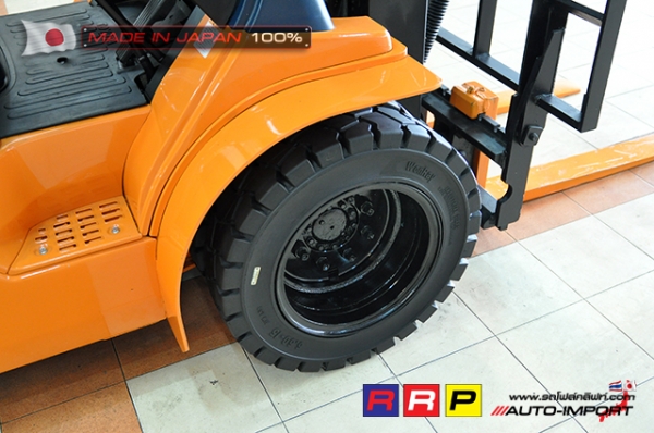ขายรถโฟล์คลิฟท์มือสอง TOYOTA รุ่น 7FD25-12402 นำเข้าจากประเทศญี่ปุ่น 100\% ไม่เคยใช้งานในไทย