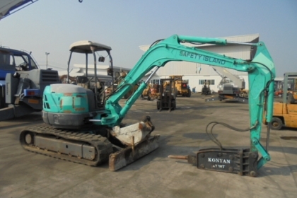 ขายแบคโฮ KOBELCO SK045SR มีหัวกระแทกพร้อมบุ้งกี๋ (สภาพดี)